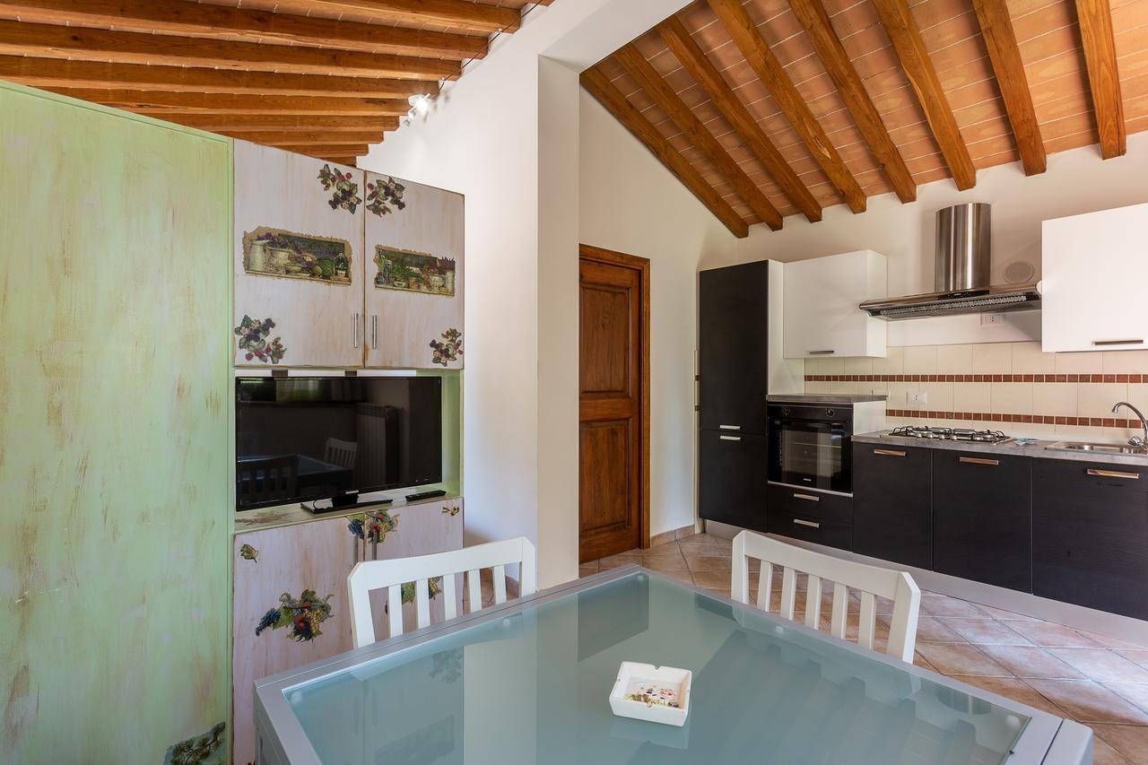 Il Borgo Di Terrensano Aparthotel Siena Esterno foto